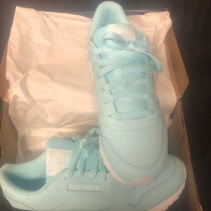 Rare Color!! Reebok Classic Leather Women’s Size 9.5